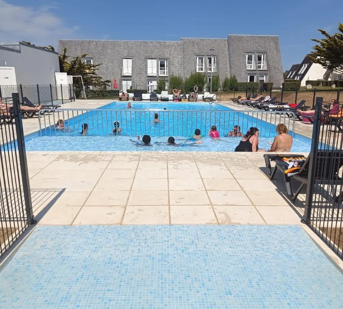 Maisonnette T2 Avec Piscine Chauffee Et Plage A 300M Le Fort-Bloque 0*,  France